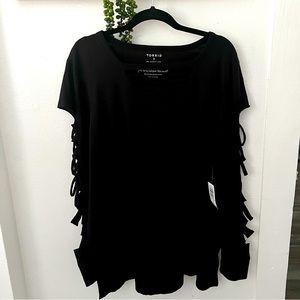 Sexy Slash Tee: Torrid 3x